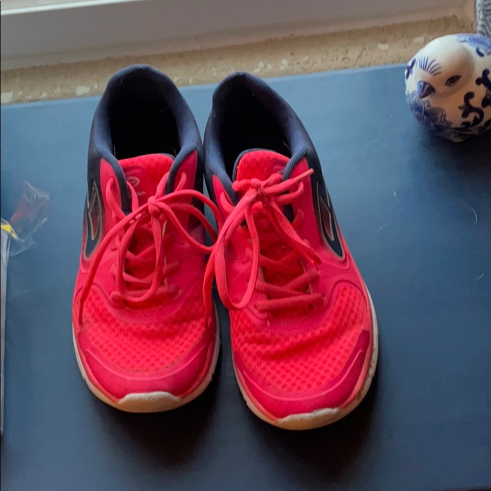 Women’s C9 (champion) pink sneakers size 9